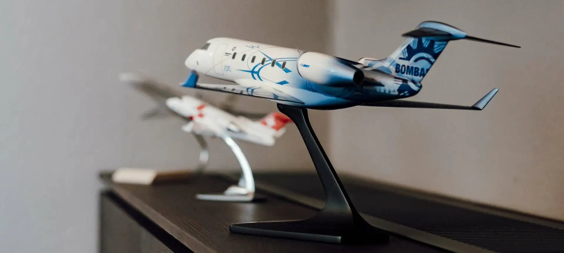Jetcom è il partner ideale per chi cerca l’eccellenza nei cieli. Proponiamo soluzioni personalizzate, jet di alto livello e un servizio continuo, ovunque tu sia. Compila il modulo, ricevi una proposta su misura e preparati a vivere il volo come mai prima. Ogni viaggio con noi è un privilegio costruito intorno alle tue esigenze.