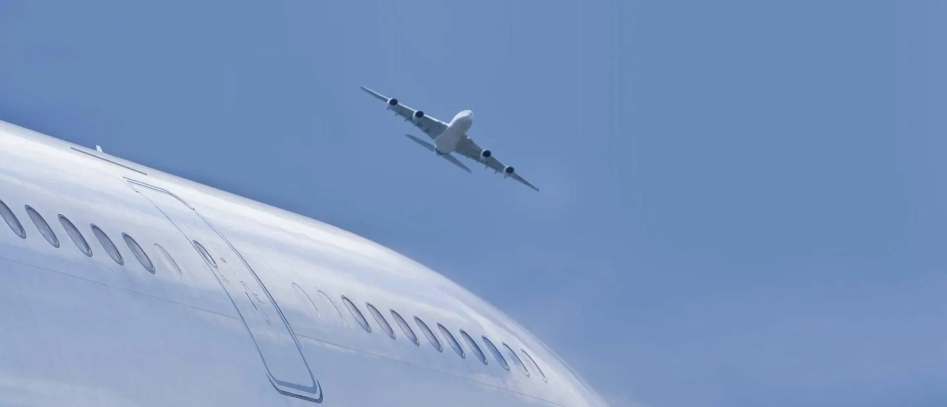 Jetcom è il partner ideale per chi cerca l’eccellenza nei cieli. Proponiamo soluzioni personalizzate, jet di alto livello e un servizio continuo, ovunque tu sia. Compila il modulo, ricevi una proposta su misura e preparati a vivere il volo come mai prima. Ogni viaggio con noi è un privilegio costruito intorno alle tue esigenze.