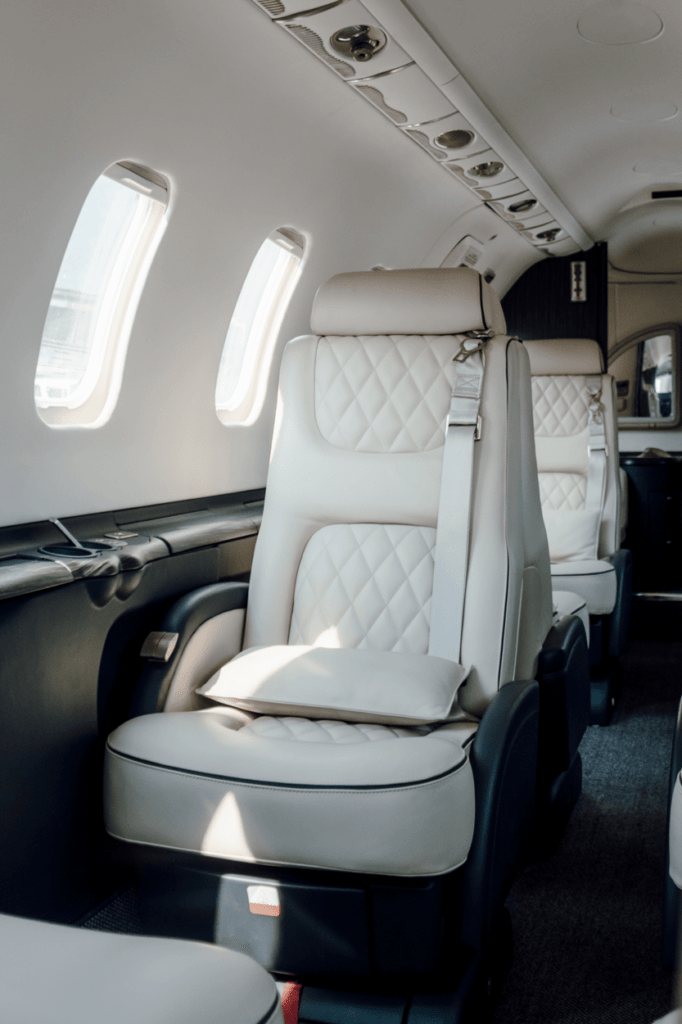Jetcom - JETCOM Jetcom è il partner ideale per chi cerca l’eccellenza nei cieli. Proponiamo soluzioni personalizzate, jet di alto livello e un servizio continuo, ovunque tu sia. Compila il modulo, ricevi una proposta su misura e preparati a vivere il volo come mai prima. Ogni viaggio con noi è un privilegio costruito intorno alle tue esigenze.